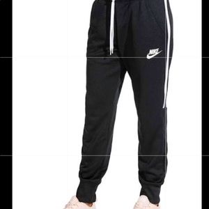 Nike Women's Sportswear Tracksuit Joggers,